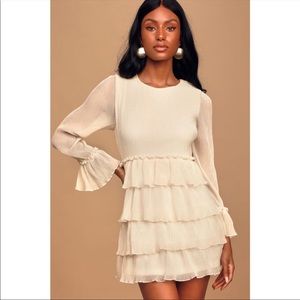 Lulu’s cream ruffle dress 🤍 NWT 🤍